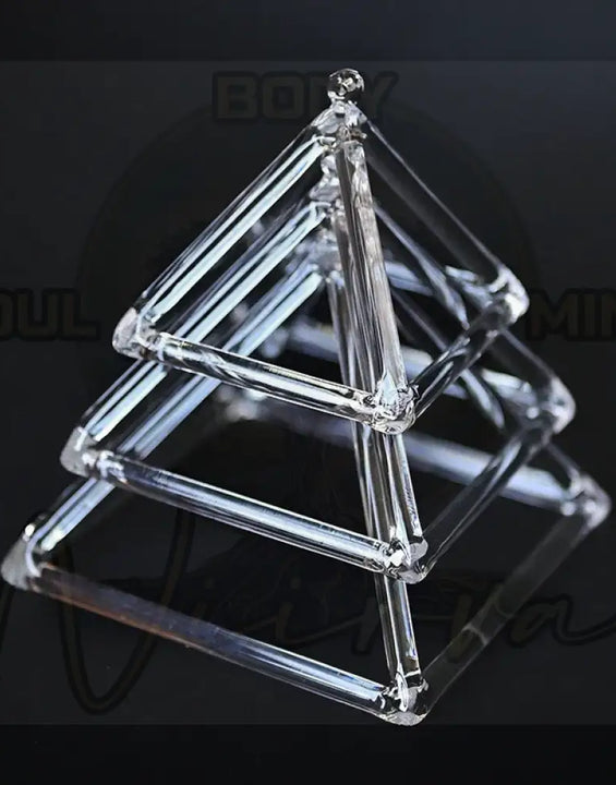 Pyramide chantante en cristal clair de 7,6 à 23 cm 